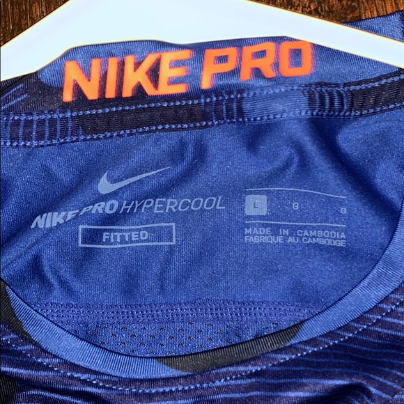 Nike T-shirt - Picture 3 of 3